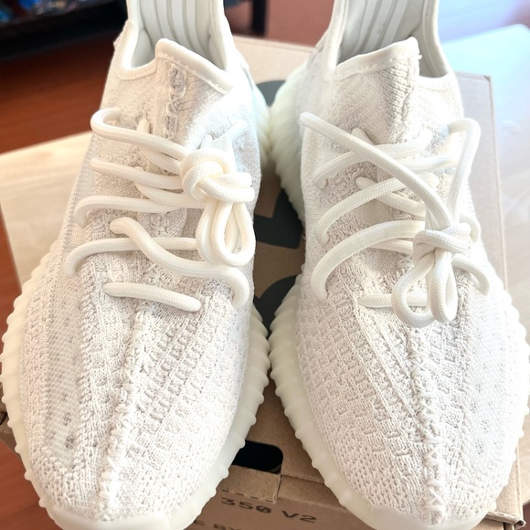 Adidas Yeezy Boost V2 - Size Us 5 (fits W6 - 6.5) - Picture 3 of 6